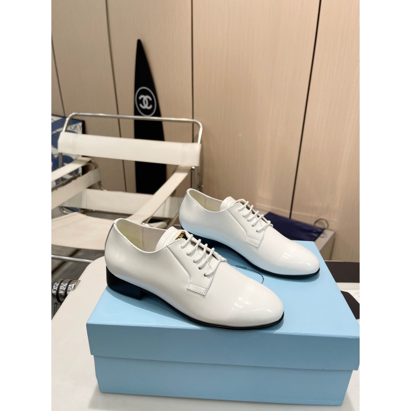 Pra*a leather shoes
